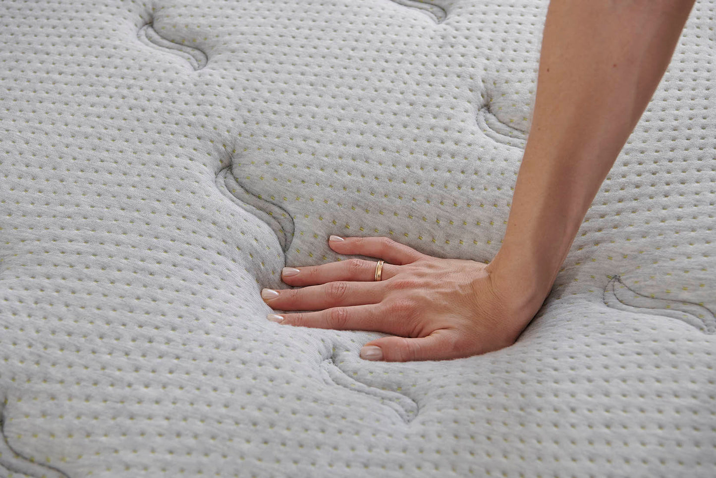Nisien 10 /12 inch Mattress, Cooling Gel Memory Foam Hybrid Mattress in a box, Queen, Medium,Euro Top